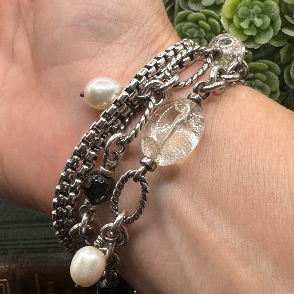 Gorgeous David Yurman silver bracelet—pearl, onyx and crystal beads. - Picture 2 of 7